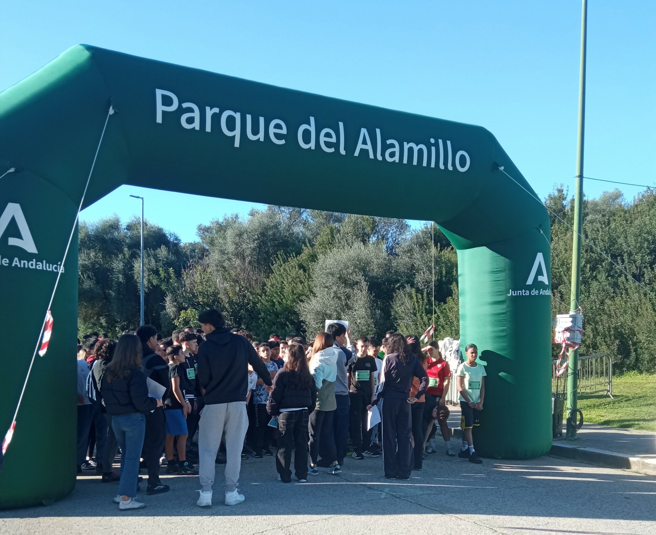 Cervantinos en la carrera por la Paz en el Parque del Alamillo
