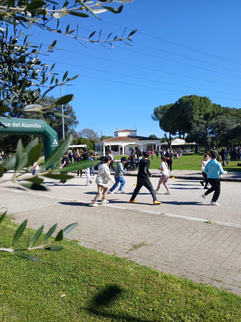 Juegos educativos de convivencia y participación tras la carrera.